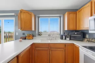 5697 S Esprit Dr, Kearns, UT 84118 - Photo 12