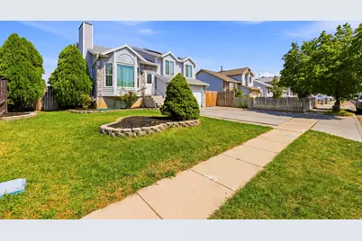 5697 S Esprit Dr, Kearns, UT 84118 - Photo 4