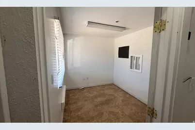1 136 W 4650 S, Murray, UT 84107 - Photo 4