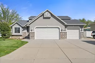 4848 S 3200 W, Roy, UT 84067 - Photo 2