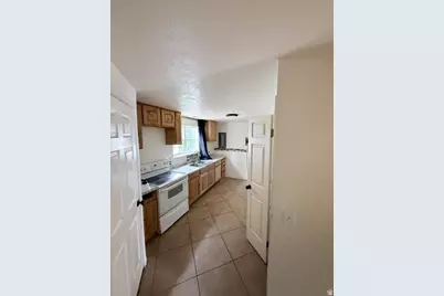 5680 W Glen Livet Ct, West Valley, UT 84128 - Photo 12
