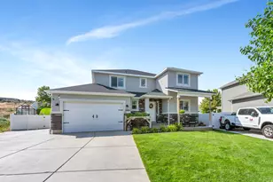2104 E Weeping Cherry Ln, Eagle Mountain, UT 84005 - Photo 54