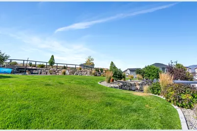 2104 E Weeping Cherry Ln, Eagle Mountain, UT 84005 - Photo 36