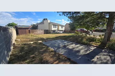 4689 W Delta Park Cir, West Valley, UT 84120 - Photo 4