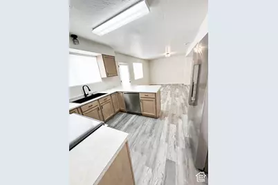 705 N 310 E, Tooele, UT 84074 - Photo 30