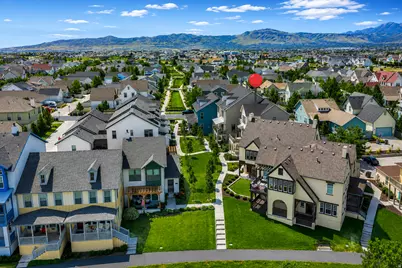 10561 S Boathouse Cir, South Jordan, UT 84095 - Photo 12