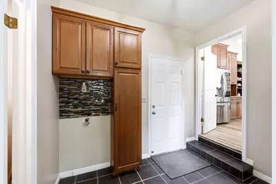 11875 S Elm Ridge Rd, Sandy, UT 84094 - Photo 32