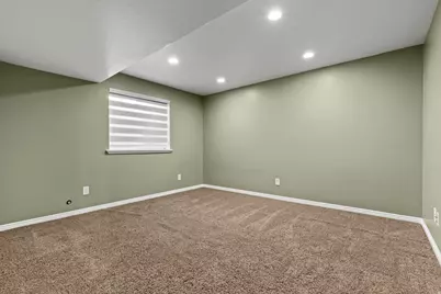 1295 Bridgeview Dr, Layton, UT 84041 - Photo 32
