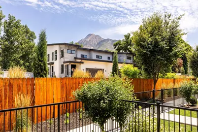 4681 S Grosvenor Ct, Holladay, UT 84117 - Photo 2