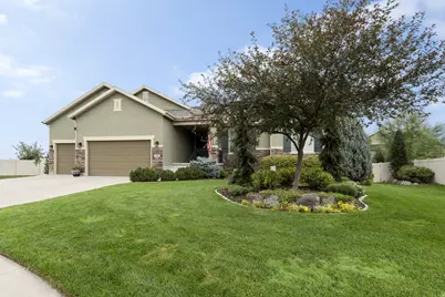 1319 S Thoroughbred Cir, Kaysville, UT 84037 - Photo 2