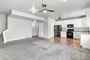 11954 S Forester Peak Pl W, Herriman, UT 84096 - Photo 6