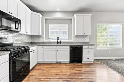 11954 S Forester Peak Pl W, Herriman, UT 84096 - Photo 8
