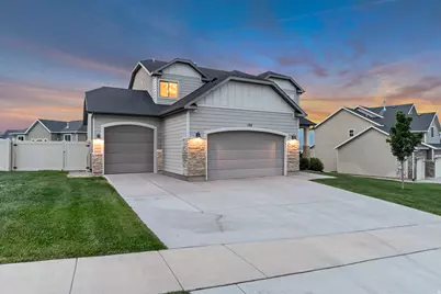 172 W Stillwater Dr, Saratoga Springs, UT 84045 - Photo 2