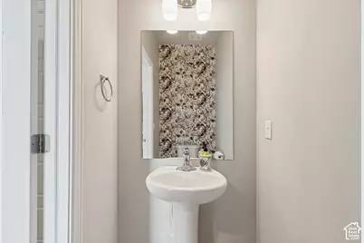 172 W Stillwater Dr, Saratoga Springs, UT 84045 - Photo 18