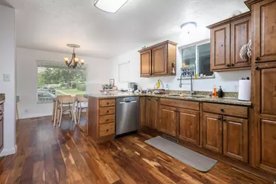 173 E 1050 N, Bountiful, UT 84010 - Photo 4