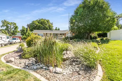 81 S 700 E, Bountiful, UT 84010 - Photo 4