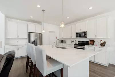 4772 N Topaz Dr, Eagle Mountain, UT 84005 - Photo 10