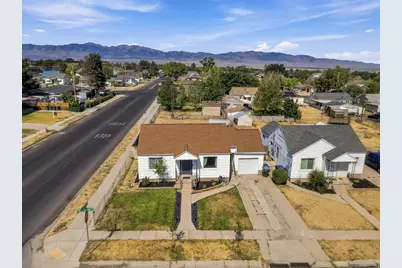 405 N Parkway Ave E, Tooele, UT 84074 - Photo 6