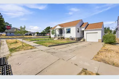 405 N Parkway Ave E, Tooele, UT 84074 - Photo 4
