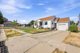 405 N Parkway Ave E, Tooele, UT 84074 - Photo 4
