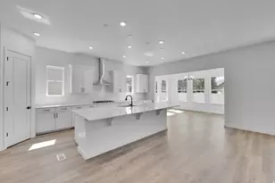 253 E Polaris Dr S, Saratoga Springs, UT 84045 - Photo 4