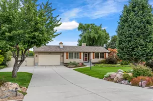 835 E Canyon Breeze Ln, Draper, UT 84020 - Photo 4
