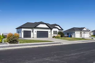 247 S 980 E, Smithfield, UT 84335 - Photo 2