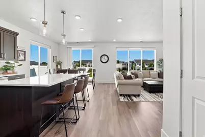 541 E 600 S, Hyrum, UT 84319 - Photo 12