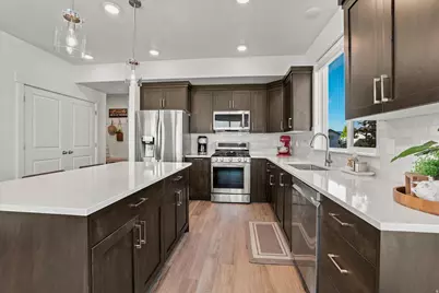 541 E 600 S, Hyrum, UT 84319 - Photo 22