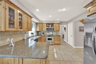 1358 E Heatherton Cir, Murray, UT 84121 - Photo 10