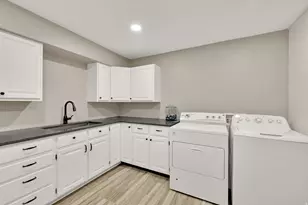 1358 E Heatherton Circle, Murray, UT 84121 - Photo 22