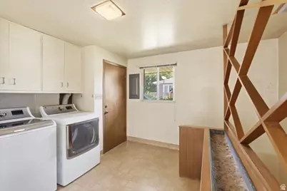 3016 S Davis Blvd, Bountiful, UT 84010 - Photo 8