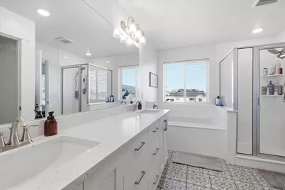 531 E 600 S, Hyrum, UT 84319 - Photo 12