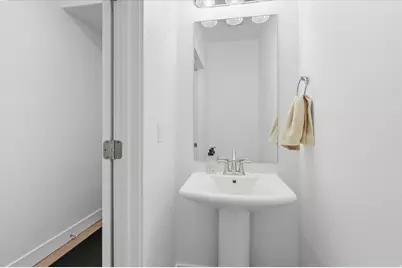 531 E 600 S, Hyrum, UT 84319 - Photo 8