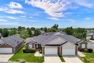 1155 W 2325 N, Layton, UT 84041 - Photo 2