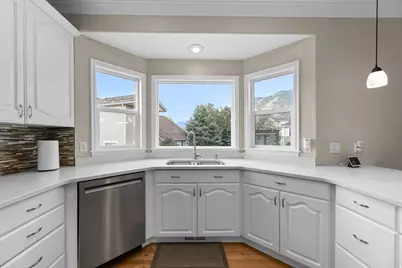 1361 E Martha Dunyon Cir, Draper, UT 84020 - Photo 4
