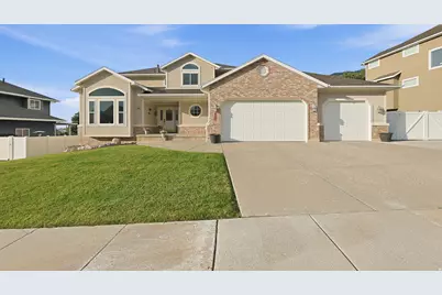 1361 E Martha Dunyon Cir, Draper, UT 84020 - Photo 2