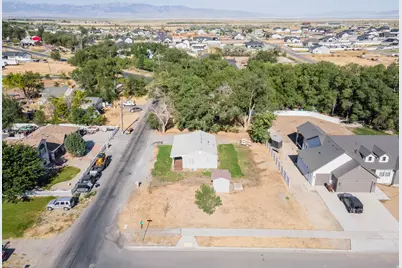 1811 Shepard Ln, Lake Point, UT 84074 - Photo 32
