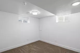 1811 Shepard Ln, Lake Point, UT 84074 - Photo 20