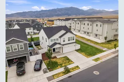 5197 N Folkstone Dr, Eagle Mountain, UT 84005 - Photo 8