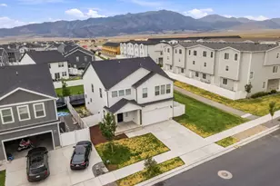 5197 N Folkstone Dr, Eagle Mountain, UT 84005 - Photo 8