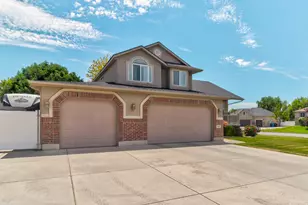 1661 W 1950 S, Syracuse, UT 84075 - Photo 2