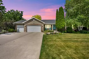 10034 S Jordan Crest Circle, South Jordan, UT 84095 - Photo 1