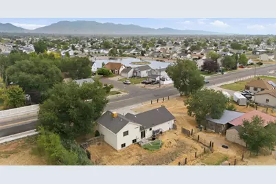 5049 S 4300 W, Hooper, UT 84315 - Photo 26