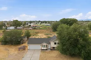 5049 S 4300 W, Hooper, UT 84315 - Photo 24