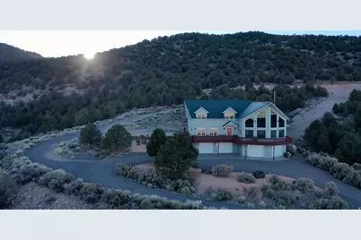 1915 E Bailey Acres Dr, Panguitch, UT 84759 - Photo 4