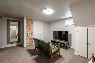 658 E Locust St, Sandy, UT 84070 - Photo 18