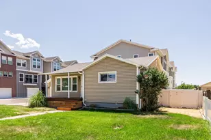 658 E Locust St, Sandy, UT 84070 - Photo 22