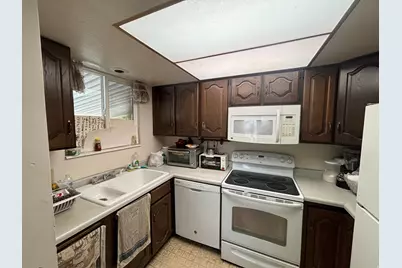 1146 S 1000 E, Clearfield, UT 84015 - Photo 4
