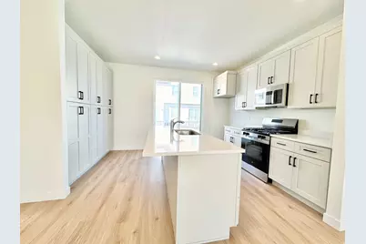 1650 N Main St, Layton, UT 84041 - Photo 4